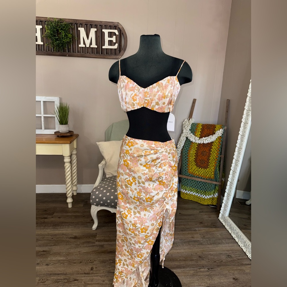RUMER • Paloma Floral Skirt and Top Set - Picture 2 of 16
